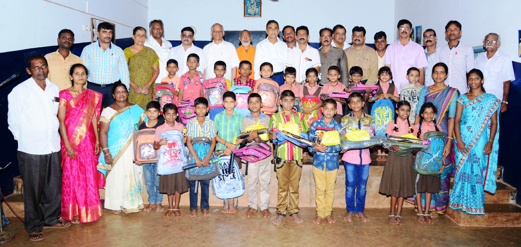 ಪ್ರಾಥಮಿಕ ವಿದ್ಯಾರ್ಥಿಗಳನ್ನು ದಂಡಿಸಬೇಡಿ: ಮೋಕ್ಷಾನಂದ ಸ್ವಾಮೀಜಿ